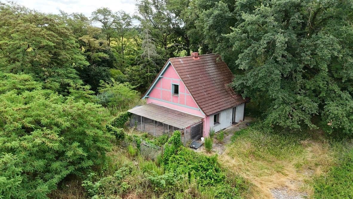 Prodej domu 120 m², pozemek 9.500 m², Königendorferstr. 85, Dessau-Rosslau, Sasko-Anhaltsko Prodej domu 120 m², pozemek 9.500 m², Königendorferstr. 85, Dessau-Rosslau, Sasko-Anhaltsko