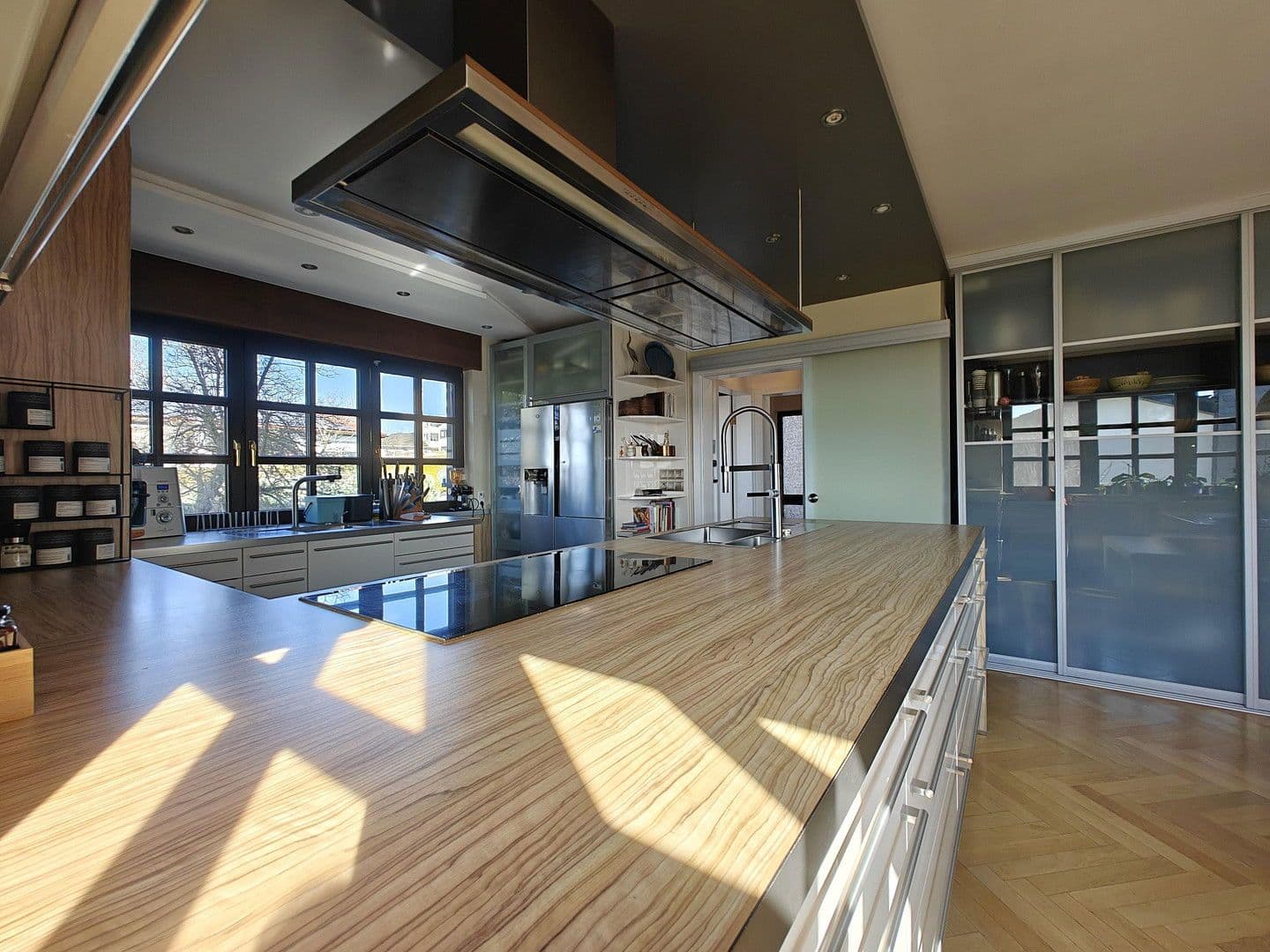 Prodej domu 493 m², pozemek 1.531 m², Glashütten, Hessen Prodej domu 493 m², pozemek 1.531 m², Glashütten, Hessen