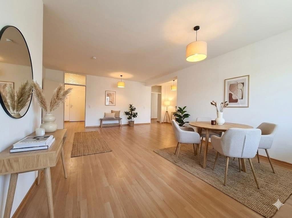 Pronájem bytu 3+1 105 m², Siegen, Severní Porýní-Vestfálsko Pronájem bytu 3+1 105 m², Siegen, Severní Porýní-Vestfálsko