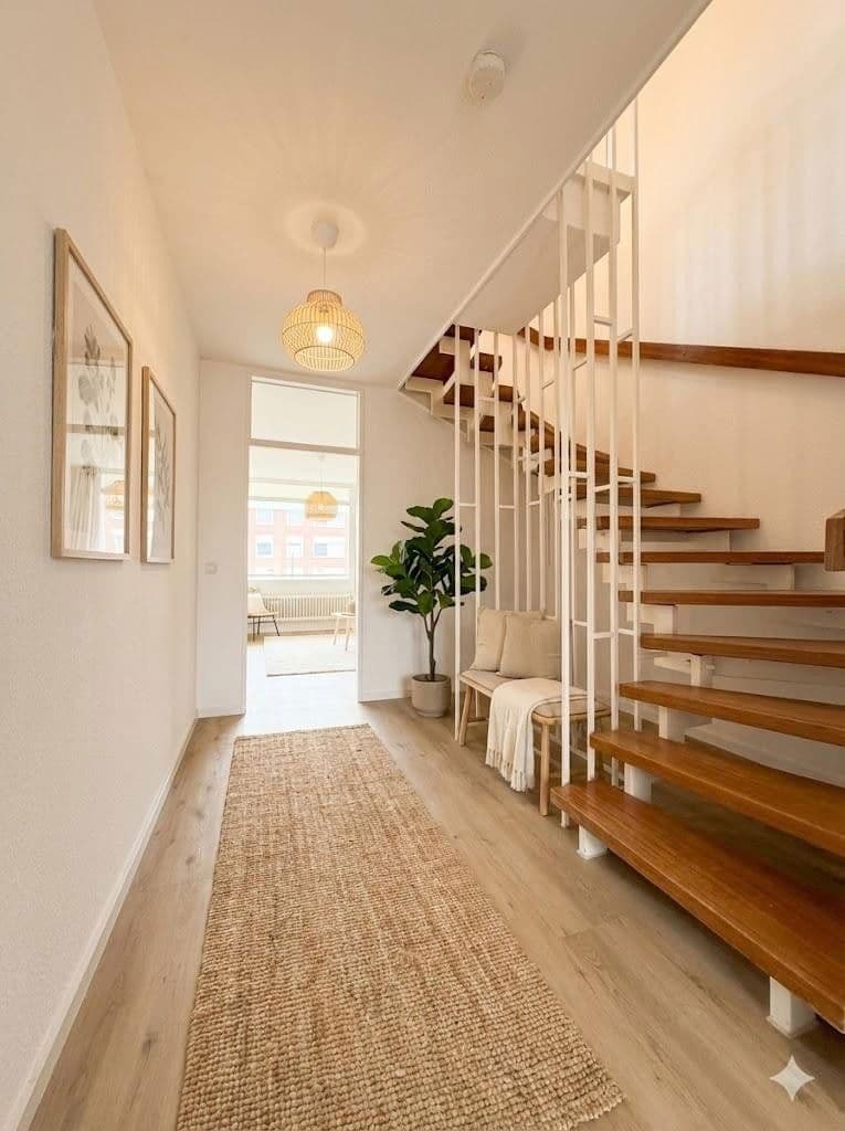 Pronájem bytu 4+1 114 m², Siegen, Severní Porýní-Vestfálsko Pronájem bytu 4+1 114 m², Siegen, Severní Porýní-Vestfálsko