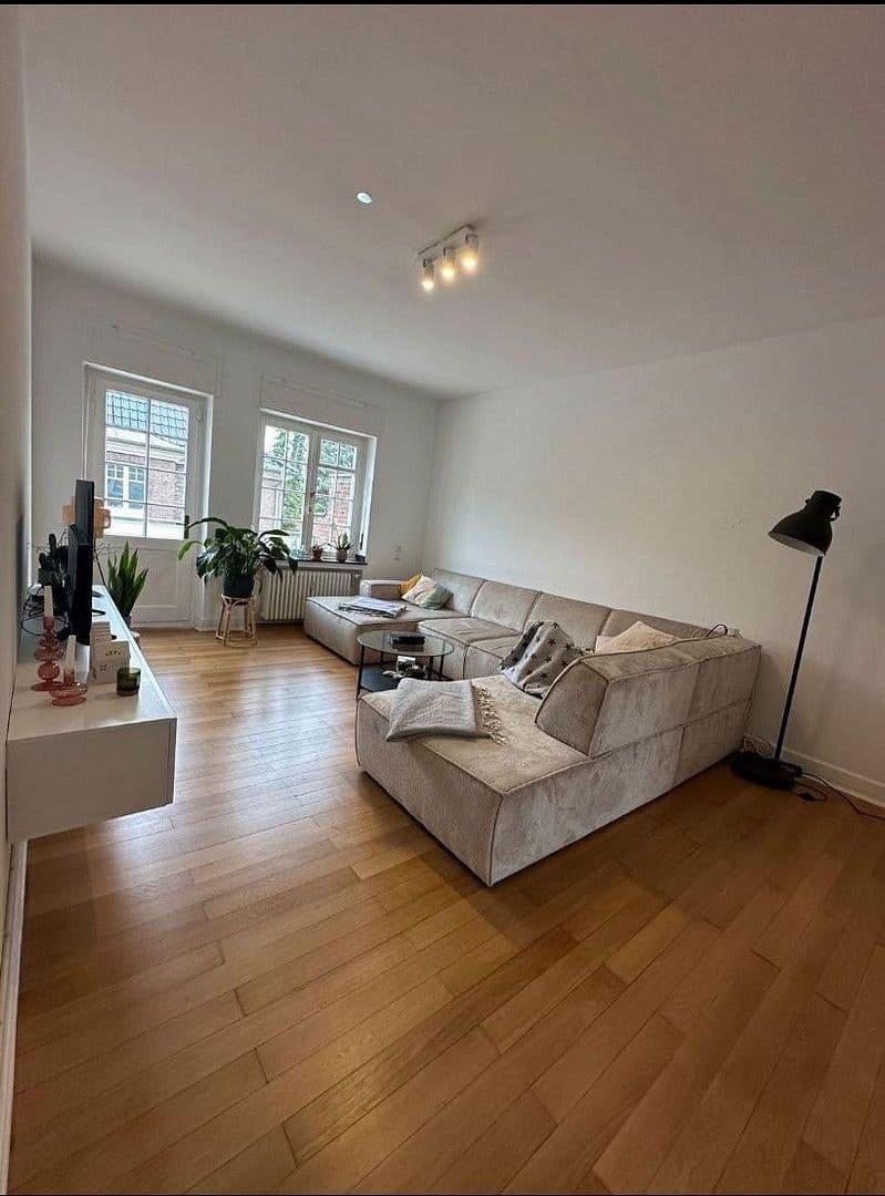 Prodej domu 331 m², pozemek 417 m², Yorckstrasse 37, Krefeld, Severní Porýní-Vestfálsko Prodej domu 331 m², pozemek 417 m², Yorckstrasse 37, Krefeld, Severní Porýní-Vestfálsko