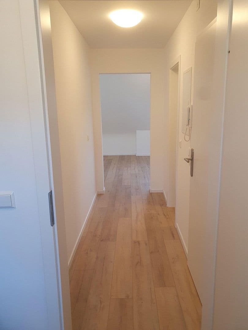Pronájem bytu 2+1 37 m², Krummenackerstraße 69, Esslingen am Neckar, Bádensko-Württembersko Pronájem bytu 2+1 37 m², Krummenackerstraße 69, Esslingen am Neckar, Bádensko-Württembersko