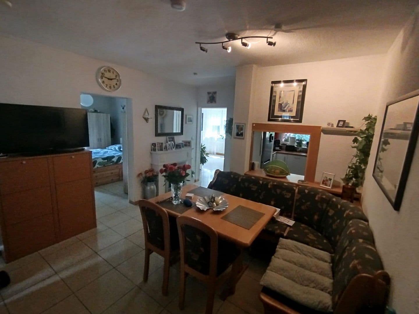 Pronájem bytu 3+1 73 m², Bredaer Straße 17, Bremen, Bremen Pronájem bytu 3+1 73 m², Bredaer Straße 17, Bremen, Bremen