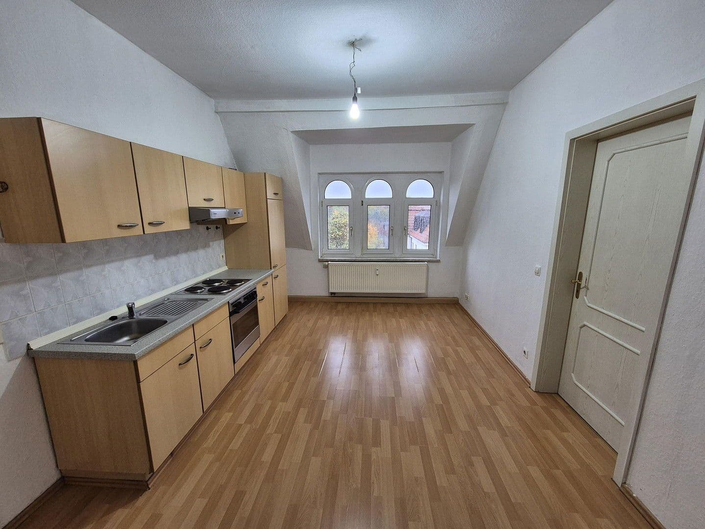 Pronájem bytu 2+1 45 m², Delitzscher Str. 118, Leipzig, Sasko Pronájem bytu 2+1 45 m², Delitzscher Str. 118, Leipzig, Sasko