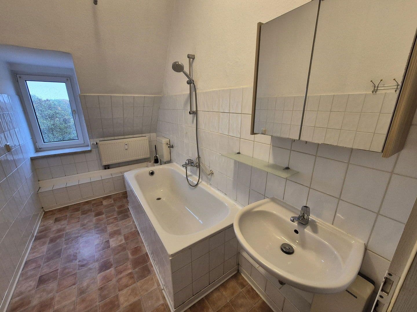 Pronájem bytu 2+1 45 m², Delitzscher Str. 118, Leipzig, Sasko Pronájem bytu 2+1 45 m², Delitzscher Str. 118, Leipzig, Sasko