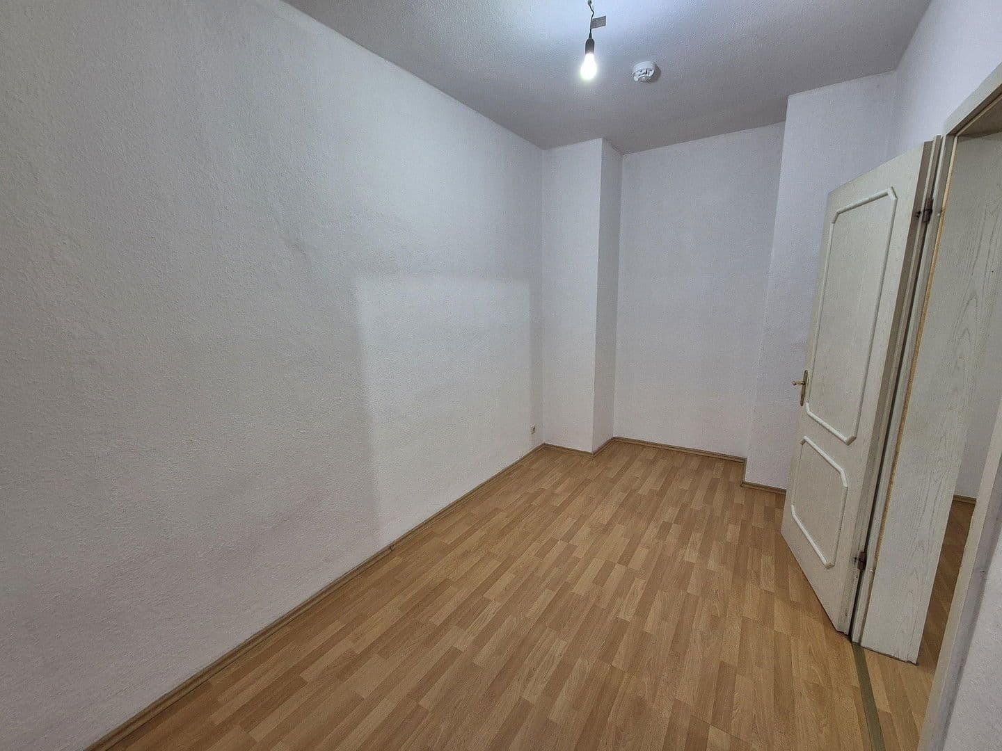 Pronájem bytu 2+1 45 m², Delitzscher Str. 118, Leipzig, Sasko Pronájem bytu 2+1 45 m², Delitzscher Str. 118, Leipzig, Sasko