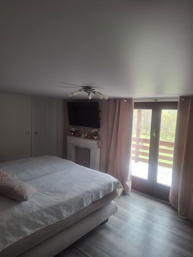 Prodej domu 150 m², pozemek 1.400 m², Hauptstrasse 14, Obererbach, Porýní-Falc Prodej domu 150 m², pozemek 1.400 m², Hauptstrasse 14, Obererbach, Porýní-Falc