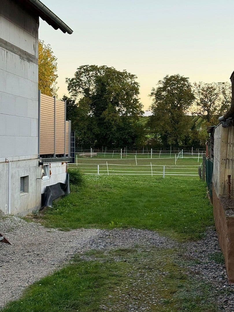 Prodej domu 115 m², pozemek 530 m², Gerämmestraße 55 a, Essingen, Porýní-Falc Prodej domu 115 m², pozemek 530 m², Gerämmestraße 55 a, Essingen, Porýní-Falc