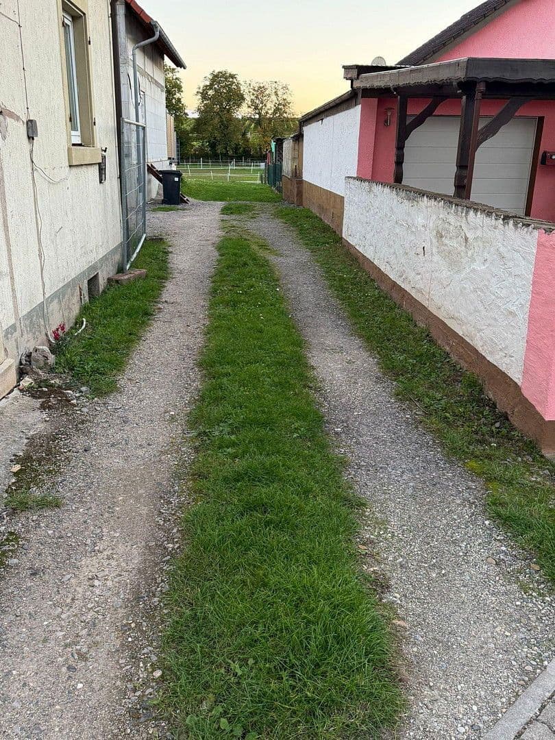 Prodej domu 115 m², pozemek 530 m², Gerämmestraße 55 a, Essingen, Porýní-Falc Prodej domu 115 m², pozemek 530 m², Gerämmestraße 55 a, Essingen, Porýní-Falc