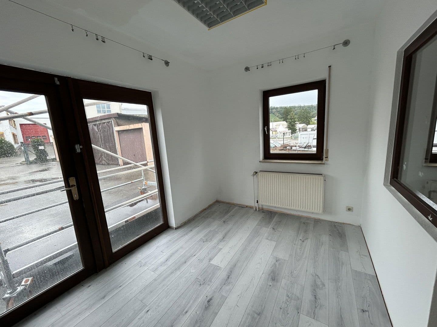 Pronájem nebytového prostoru 310 m², Maulbronn, Bádensko-Württembersko Pronájem nebytového prostoru 310 m², Maulbronn, Bádensko-Württembersko