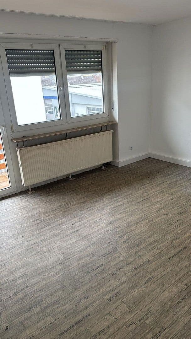 Pronájem bytu 4+1 78 m², Bahnhofstr. 187, Edenkoben, Porýní-Falc Pronájem bytu 4+1 78 m², Bahnhofstr. 187, Edenkoben, Porýní-Falc