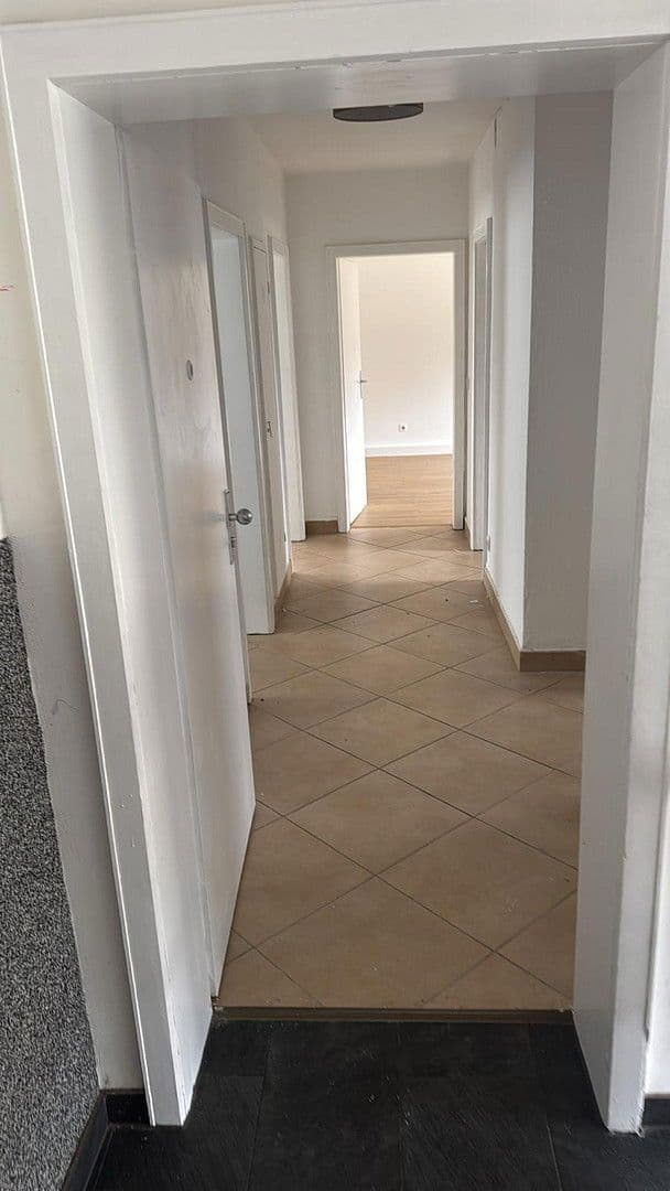 Pronájem bytu 4+1 78 m², Bahnhofstr. 187, Edenkoben, Porýní-Falc Pronájem bytu 4+1 78 m², Bahnhofstr. 187, Edenkoben, Porýní-Falc