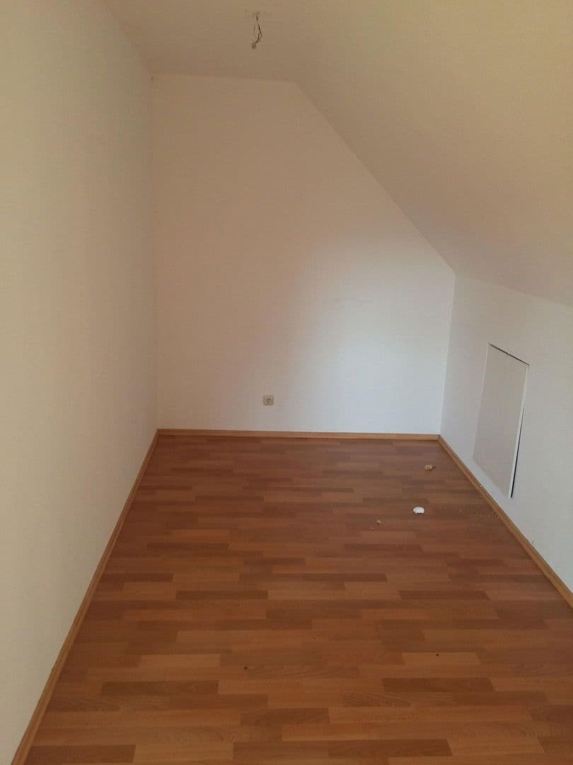 Pronájem bytu 4+1 112 m², Grenzlandstr 15a, Bad Gottleuba-Berggießhübel, Sasko Pronájem bytu 4+1 112 m², Grenzlandstr 15a, Bad Gottleuba-Berggießhübel, Sasko
