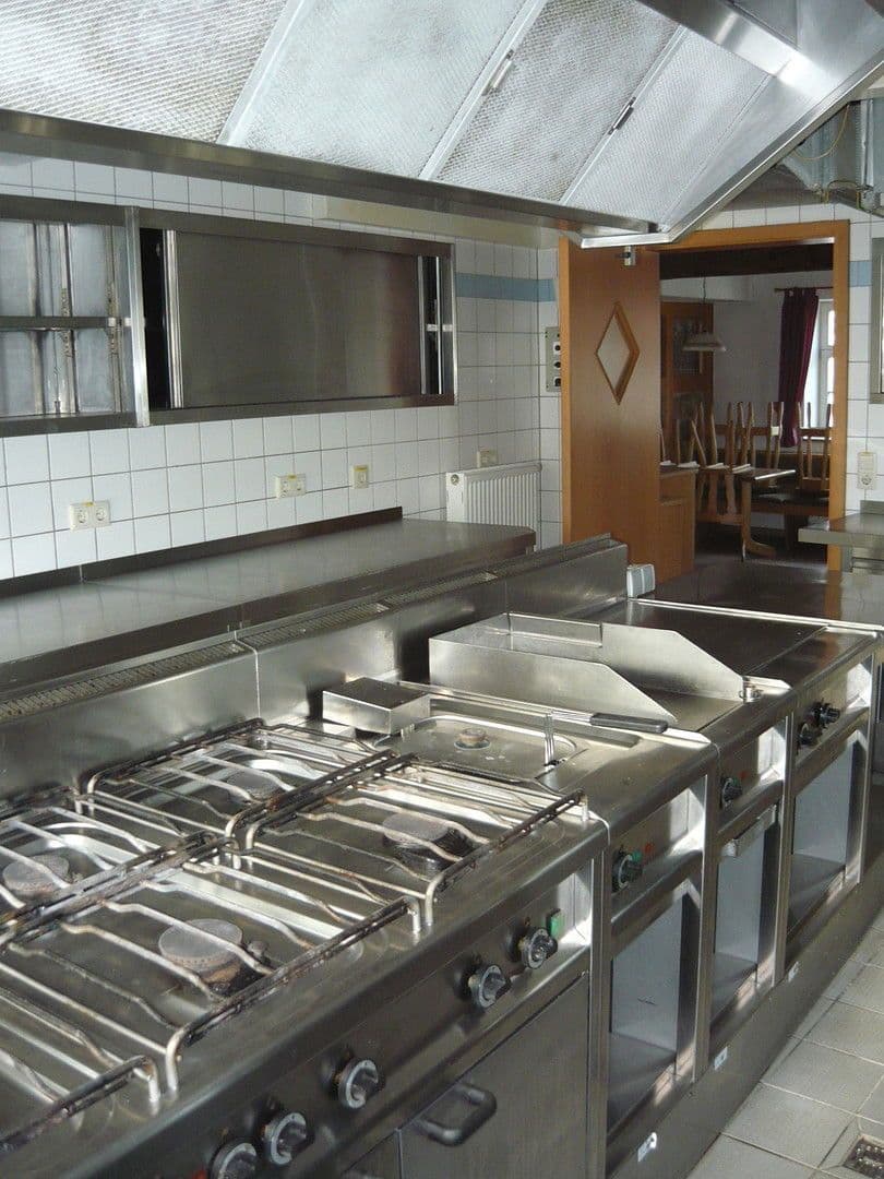 Pronájem nebytového prostoru 774 m², Am Viehmarkt 108, Ummerstadt, Durynsko Pronájem nebytového prostoru 774 m², Am Viehmarkt 108, Ummerstadt, Durynsko