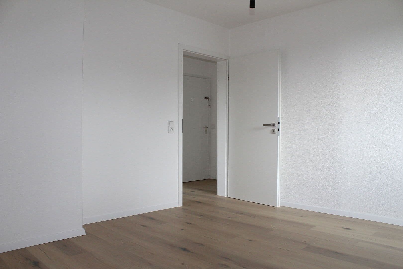 Pronájem bytu 3+1 80 m², Gneisenaustr. 14, Krefeld, Severní Porýní-Vestfálsko Pronájem bytu 3+1 80 m², Gneisenaustr. 14, Krefeld, Severní Porýní-Vestfálsko