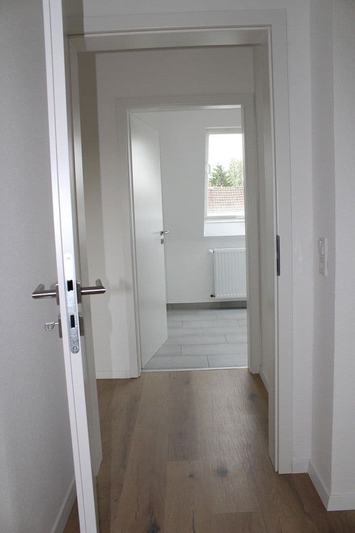Pronájem bytu 3+1 80 m², Gneisenaustr. 14, Krefeld, Severní Porýní-Vestfálsko Pronájem bytu 3+1 80 m², Gneisenaustr. 14, Krefeld, Severní Porýní-Vestfálsko