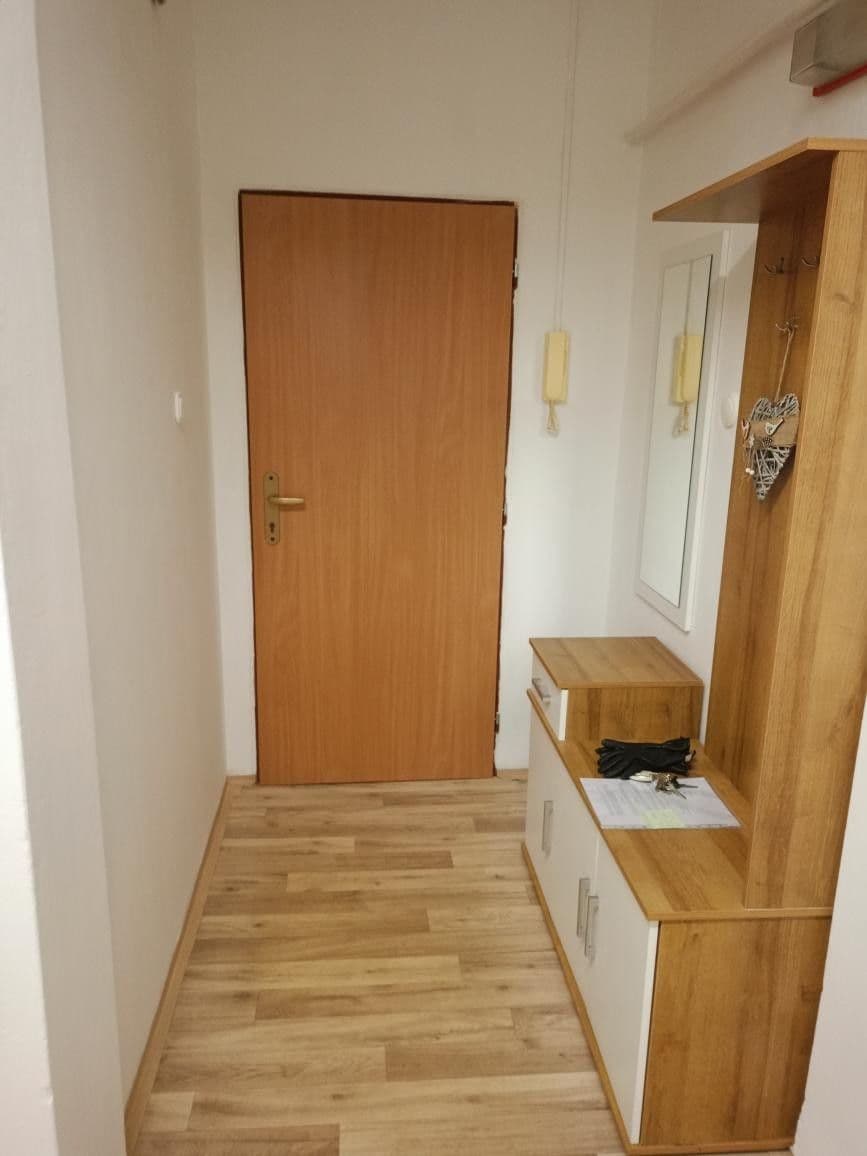 Pronájem bytu 2+1 86 m², Severní, Karlovy Vary, Karlovarský kraj Pronájem bytu 2+1 86 m², Severní, Karlovy Vary, Karlovarský kraj