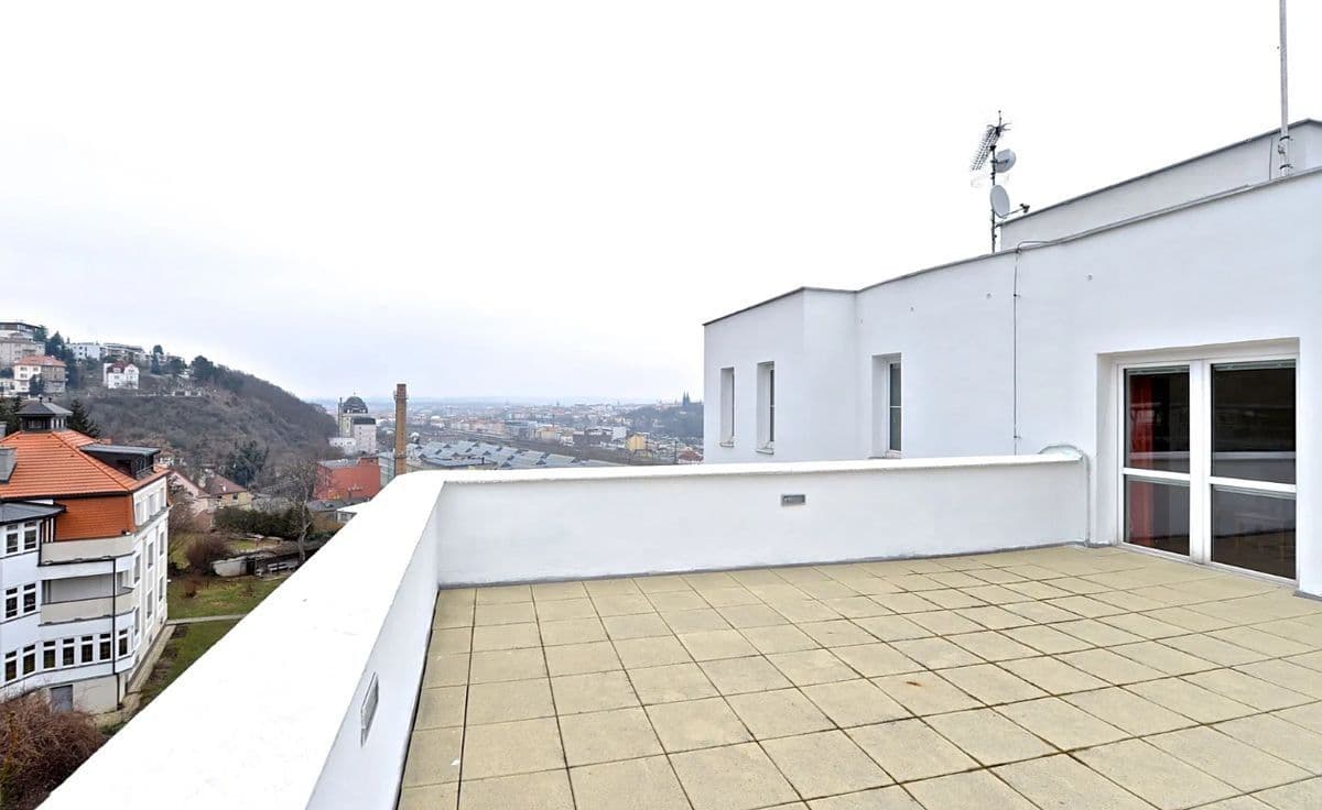 Pronájem domu 801 m², pozemek 1.299 m², Nový Zlíchov, Praha, Praha Pronájem domu 801 m², pozemek 1.299 m², Nový Zlíchov, Praha, Praha