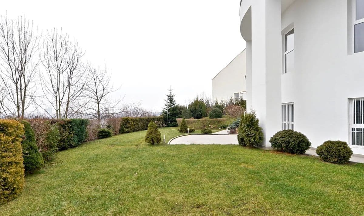 Pronájem domu 801 m², pozemek 1.299 m², Nový Zlíchov, Praha, Praha Pronájem domu 801 m², pozemek 1.299 m², Nový Zlíchov, Praha, Praha