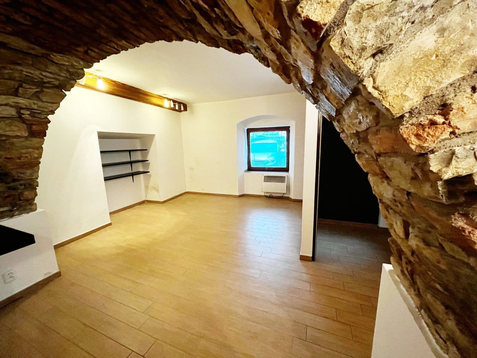 Pronájem bytu 2+kk 27 m², Družstevní, Chýně, Středočeský kraj Pronájem bytu 2+kk 27 m², Družstevní, Chýně, Středočeský kraj