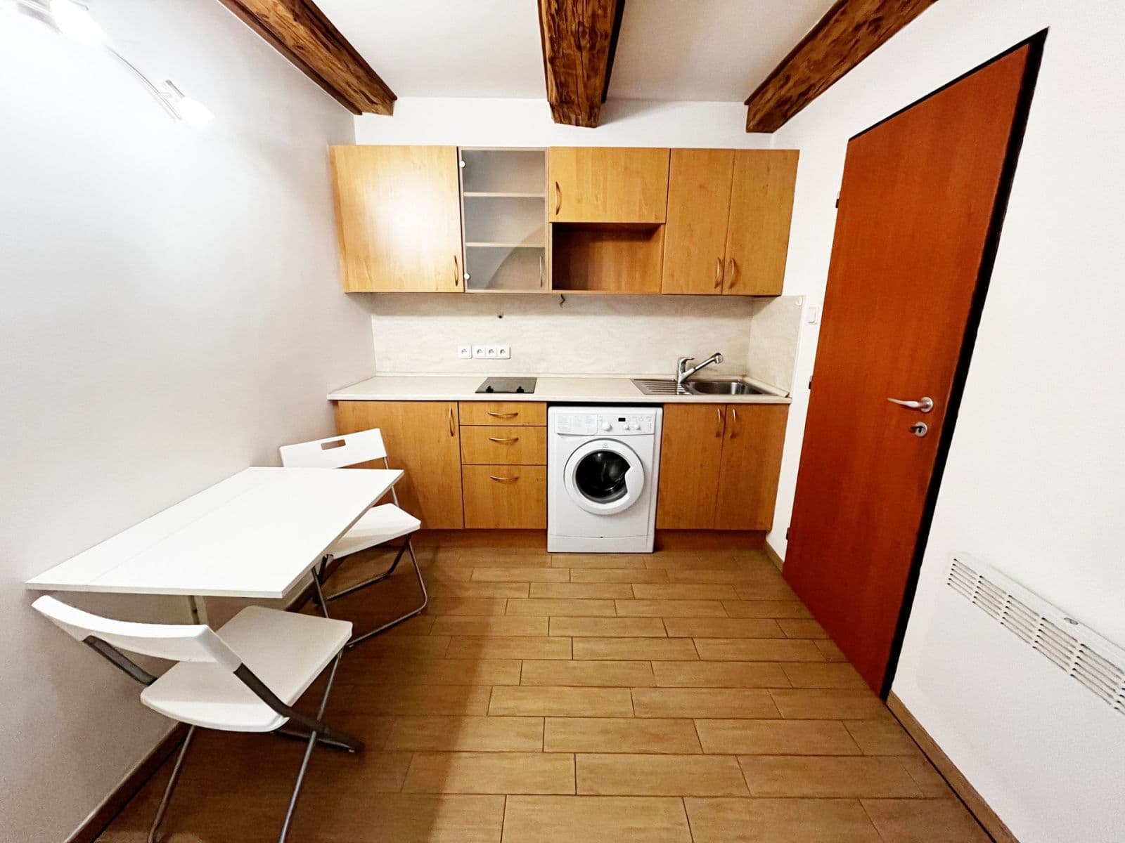 Pronájem bytu 2+kk 27 m², Družstevní, Chýně, Středočeský kraj Pronájem bytu 2+kk 27 m², Družstevní, Chýně, Středočeský kraj