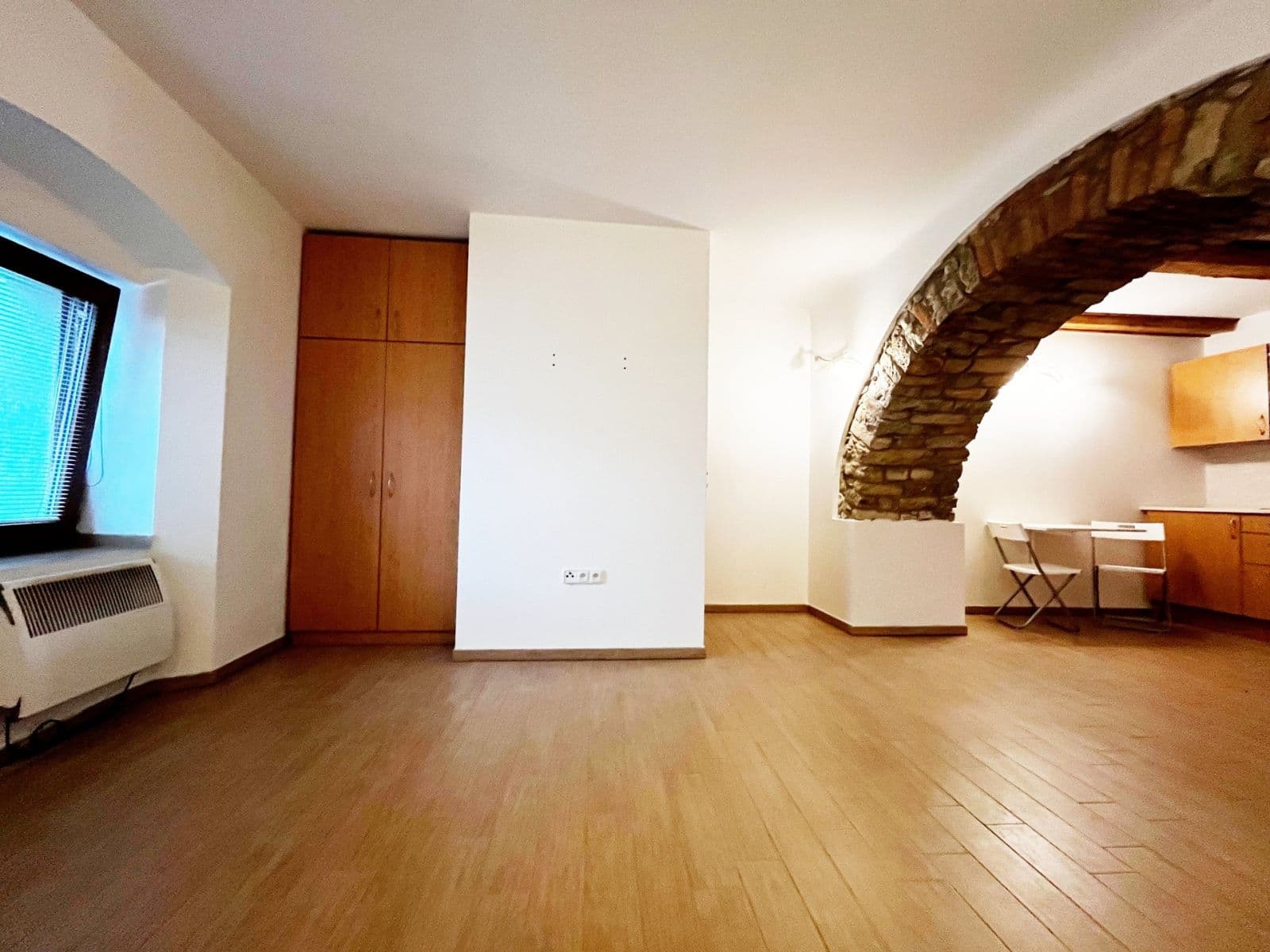 Pronájem bytu 2+kk 27 m², Družstevní, Chýně, Středočeský kraj Pronájem bytu 2+kk 27 m², Družstevní, Chýně, Středočeský kraj