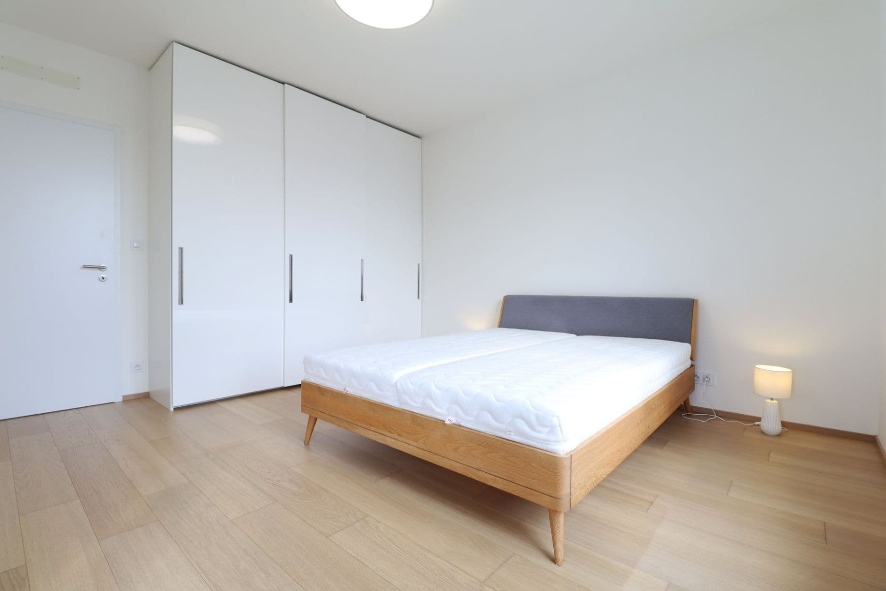 Pronájem bytu 2+kk 66 m², Walterovo náměstí, Praha, Praha Pronájem bytu 2+kk 66 m², Walterovo náměstí, Praha, Praha