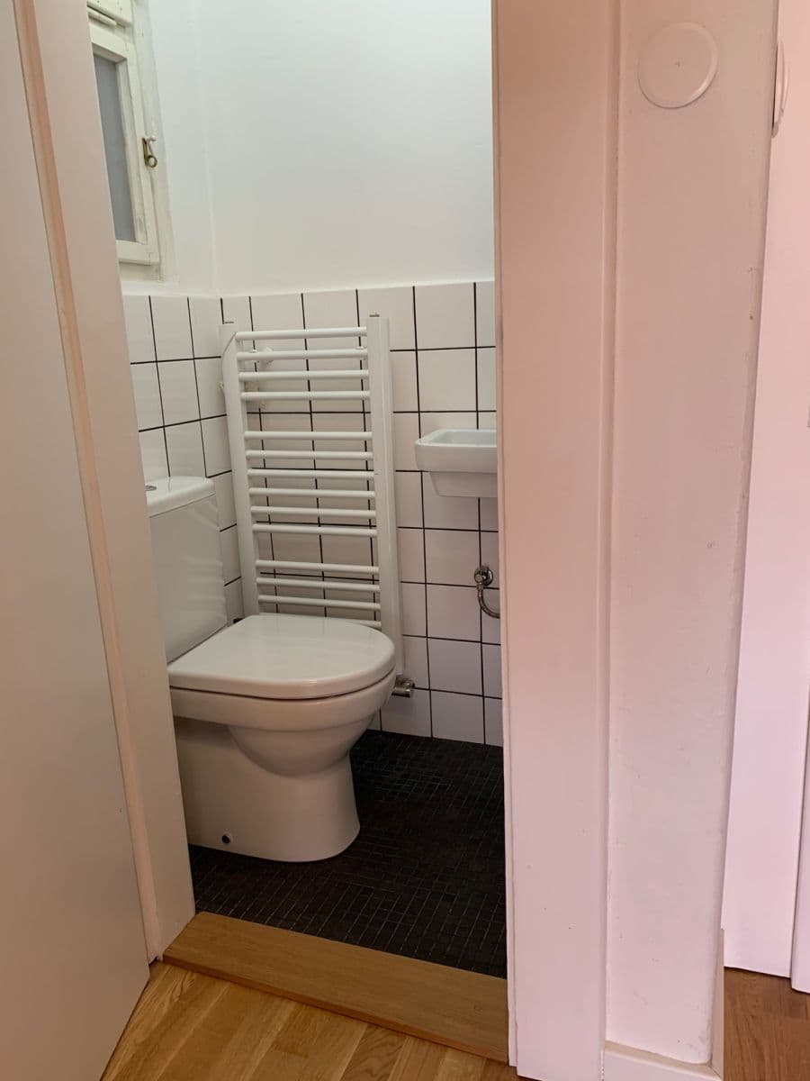 Prodej bytu 2+1 40 m², Slovinská, Praha, Praha Prodej bytu 2+1 40 m², Slovinská, Praha, Praha