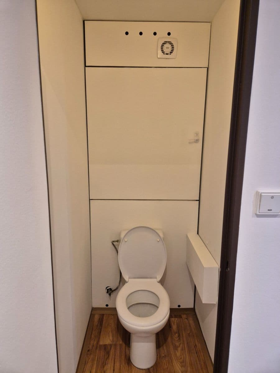 Pronájem bytu 3+1 76 m², Bzenecká, Brno, Jihomoravský kraj Pronájem bytu 3+1 76 m², Bzenecká, Brno, Jihomoravský kraj