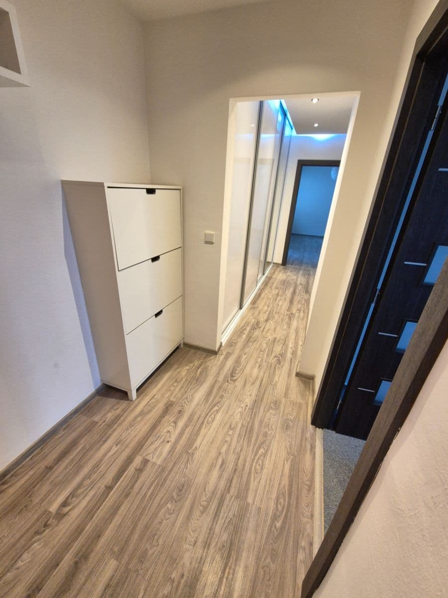 Pronájem bytu 3+1 76 m², Bzenecká, Brno, Jihomoravský kraj Pronájem bytu 3+1 76 m², Bzenecká, Brno, Jihomoravský kraj