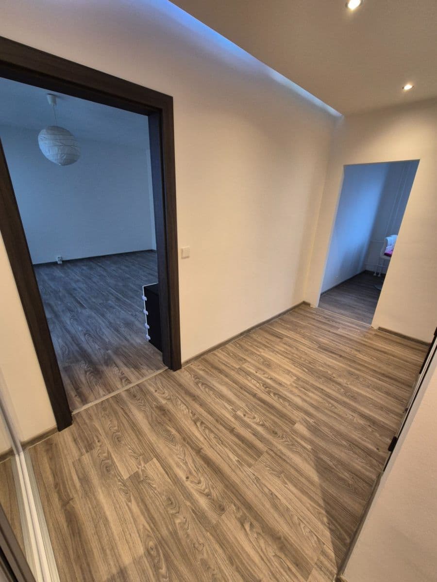 Pronájem bytu 3+1 76 m², Bzenecká, Brno, Jihomoravský kraj Pronájem bytu 3+1 76 m², Bzenecká, Brno, Jihomoravský kraj