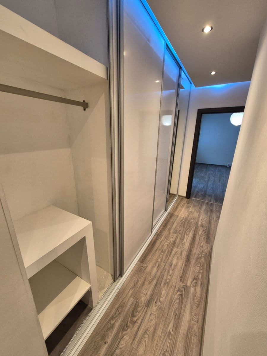 Pronájem bytu 3+1 76 m², Bzenecká, Brno, Jihomoravský kraj Pronájem bytu 3+1 76 m², Bzenecká, Brno, Jihomoravský kraj