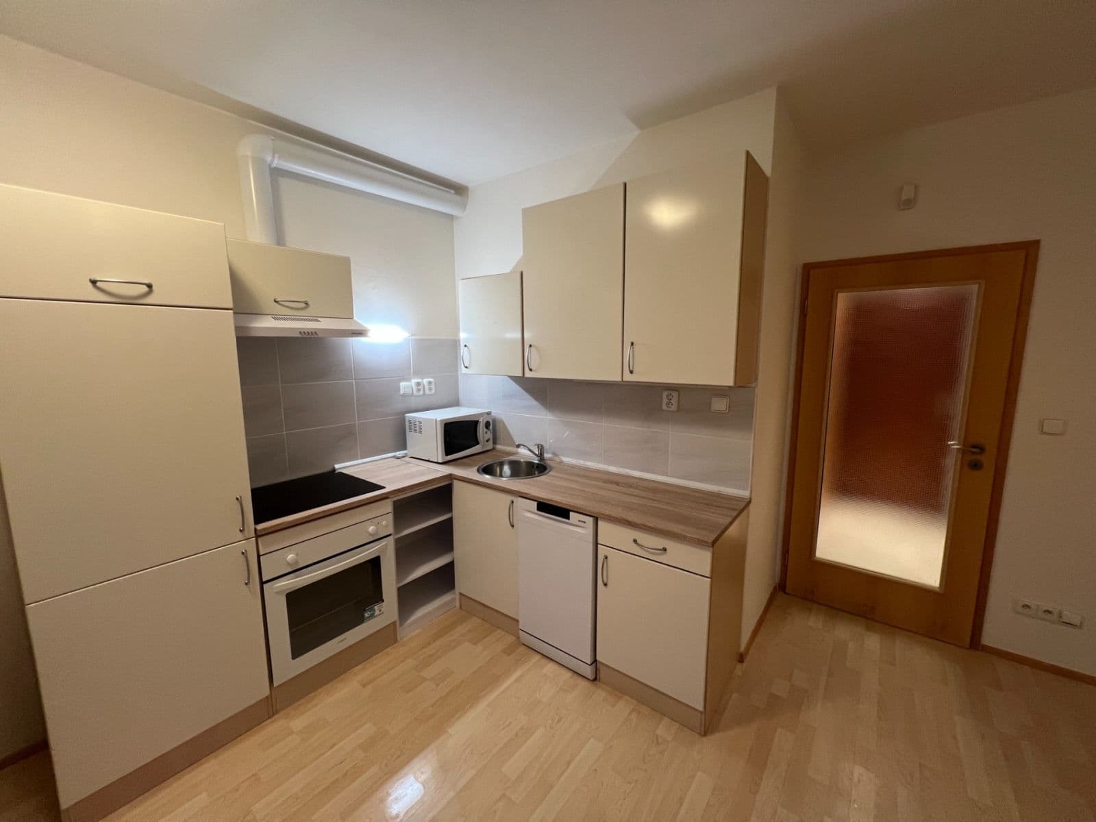 Pronájem bytu 1+kk 29 m², Velenovského, Praha, Praha Pronájem bytu 1+kk 29 m², Velenovského, Praha, Praha