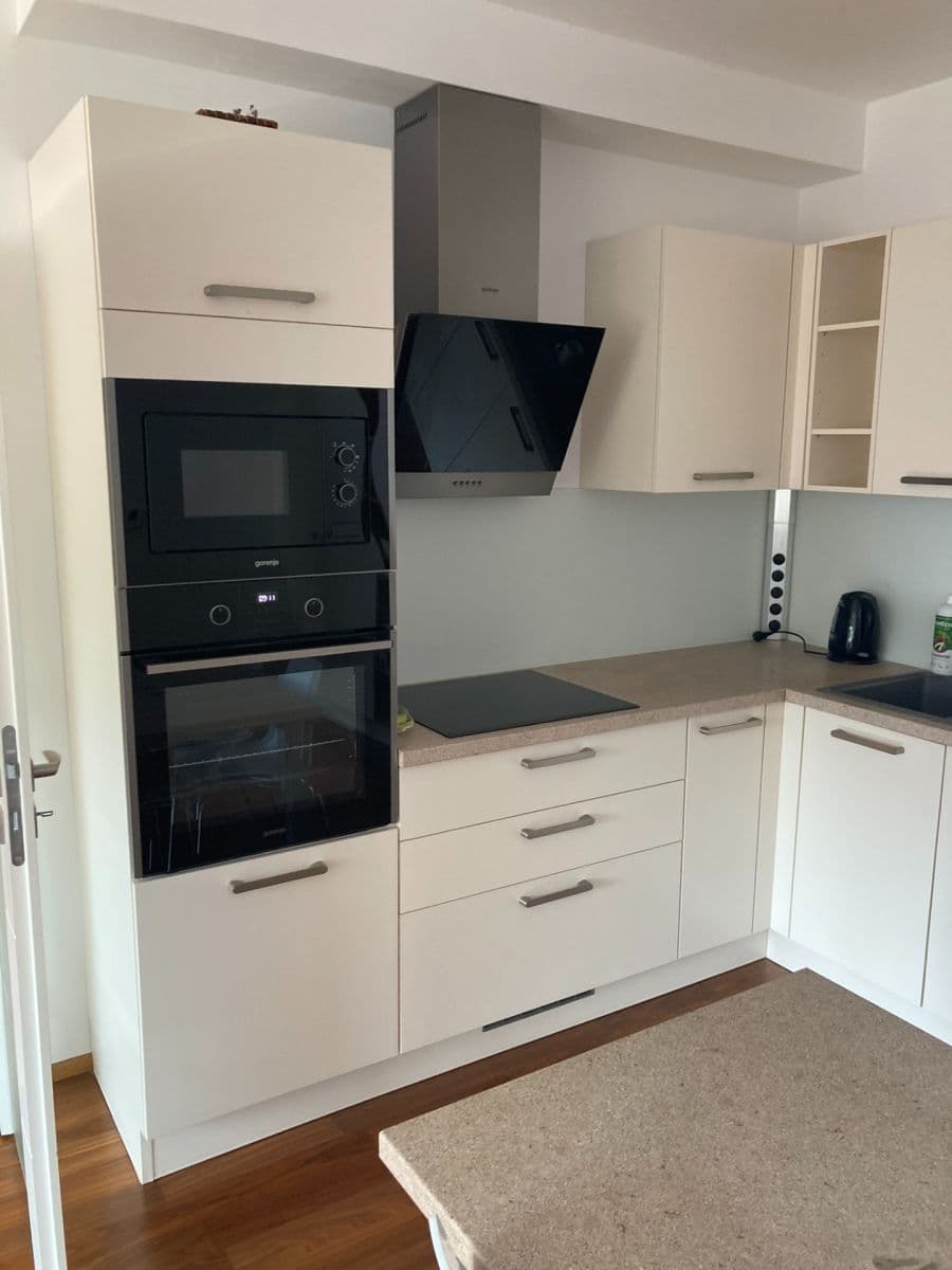 Pronájem bytu 2+kk 59 m², Jabloňová, Moravany, Jihomoravský kraj Pronájem bytu 2+kk 59 m², Jabloňová, Moravany, Jihomoravský kraj