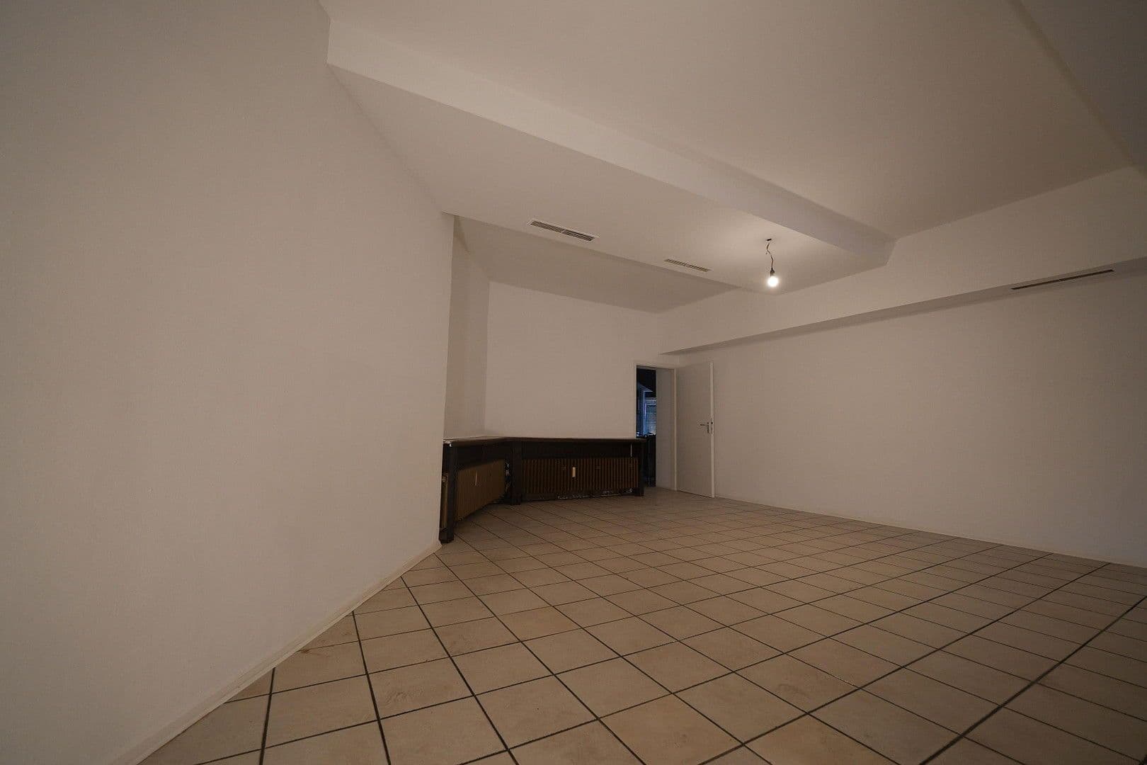 Pronájem nebytového prostoru 200 m², Köln, Severní Porýní-Vestfálsko Pronájem nebytového prostoru 200 m², Köln, Severní Porýní-Vestfálsko