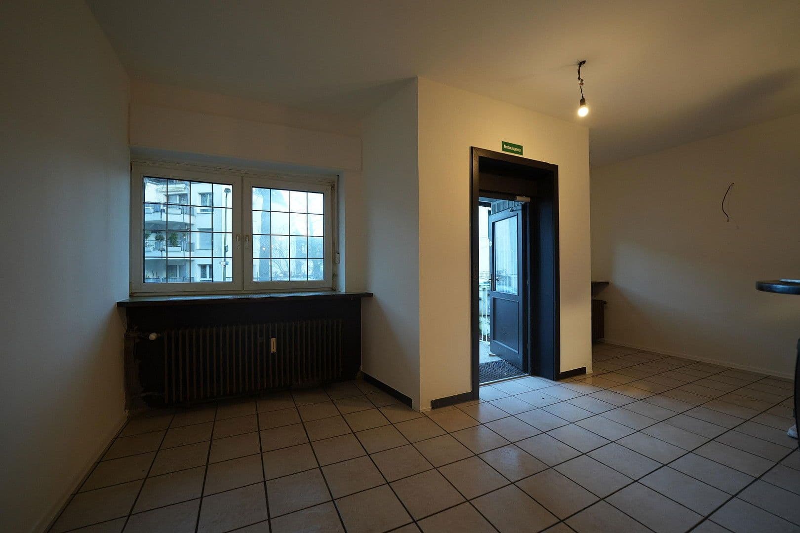 Pronájem nebytového prostoru 200 m², Köln, Severní Porýní-Vestfálsko Pronájem nebytového prostoru 200 m², Köln, Severní Porýní-Vestfálsko