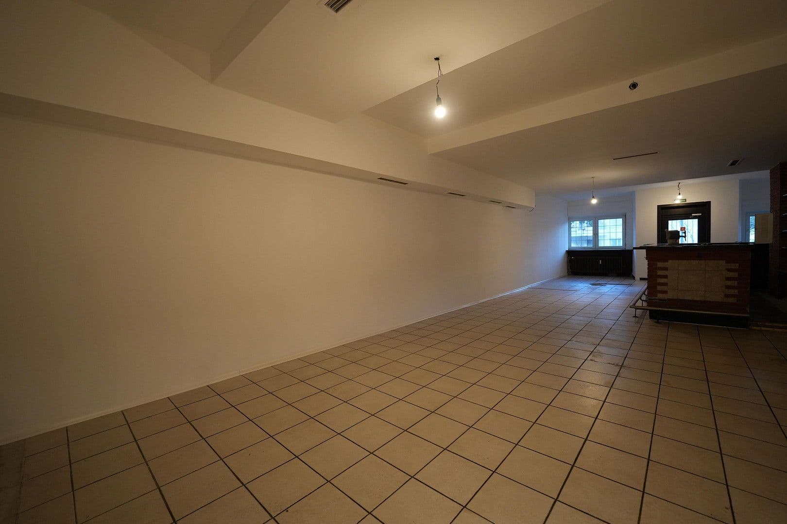 Pronájem nebytového prostoru 200 m², Köln, Severní Porýní-Vestfálsko Pronájem nebytového prostoru 200 m², Köln, Severní Porýní-Vestfálsko