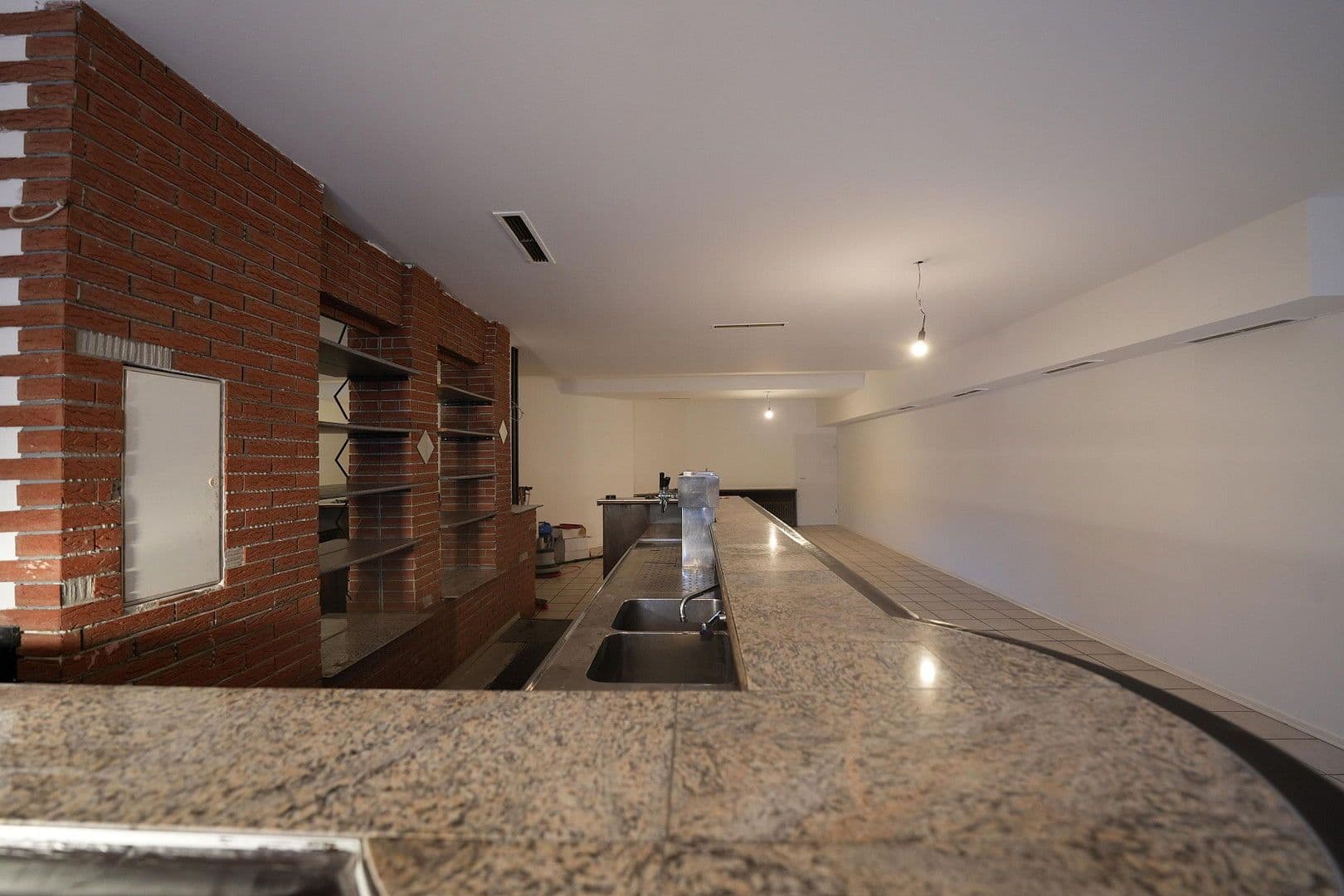 Pronájem nebytového prostoru 200 m², Köln, Severní Porýní-Vestfálsko Pronájem nebytového prostoru 200 m², Köln, Severní Porýní-Vestfálsko