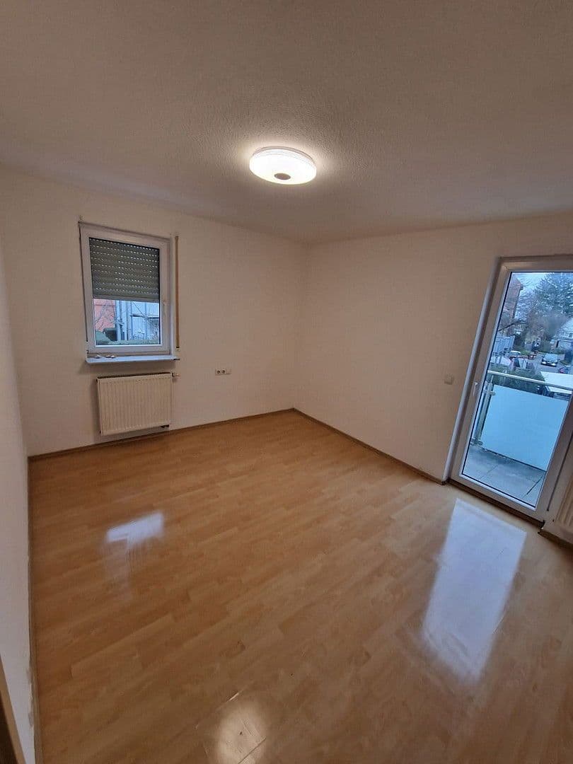 Pronájem bytu 1+1 23 m², Schoellstr. 5, Stuttgart-Plieningen, Bádensko-Württembersko Pronájem bytu 1+1 23 m², Schoellstr. 5, Stuttgart-Plieningen, Bádensko-Württembersko