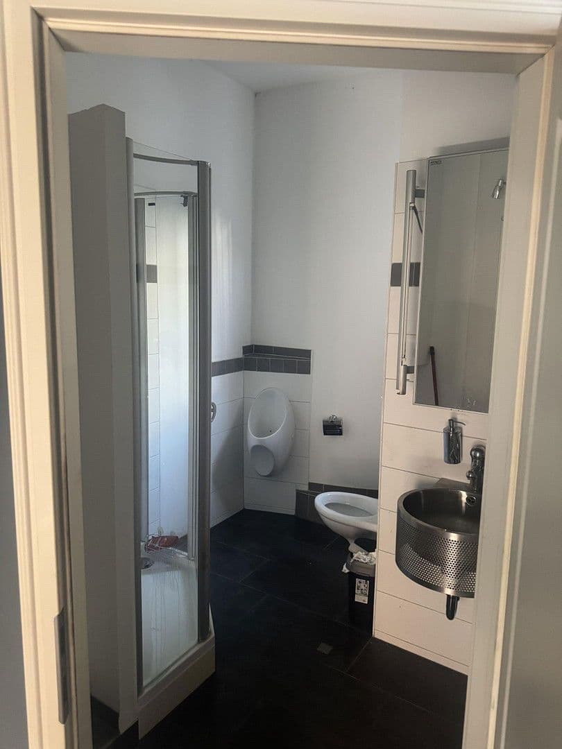 Pronájem kanceláře 280 m², Zerzabelshofstr 9, Nürnberg, Bavorsko Pronájem kanceláře 280 m², Zerzabelshofstr 9, Nürnberg, Bavorsko