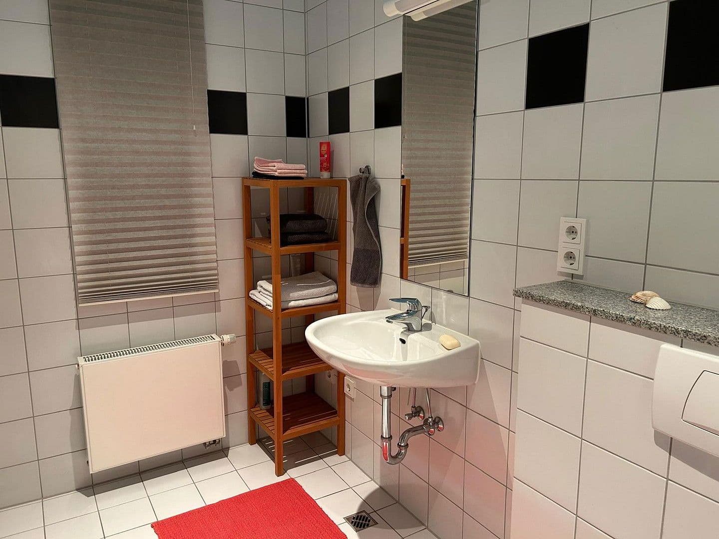 Prodej domu 213 m², pozemek 313 m², Wuppertal, Severní Porýní-Vestfálsko Prodej domu 213 m², pozemek 313 m², Wuppertal, Severní Porýní-Vestfálsko