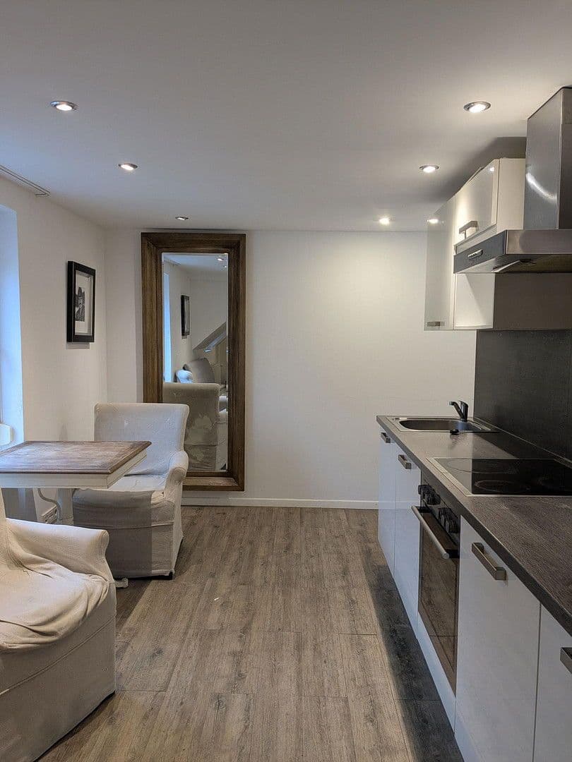 Pronájem bytu 1+1 30 m², Öserstraße 13, Frankfurt, Hessen Pronájem bytu 1+1 30 m², Öserstraße 13, Frankfurt, Hessen