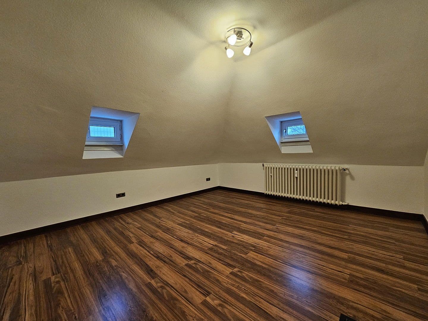 Pronájem bytu 2+1 49 m², Frankfurt am Main, Hessen Pronájem bytu 2+1 49 m², Frankfurt am Main, Hessen