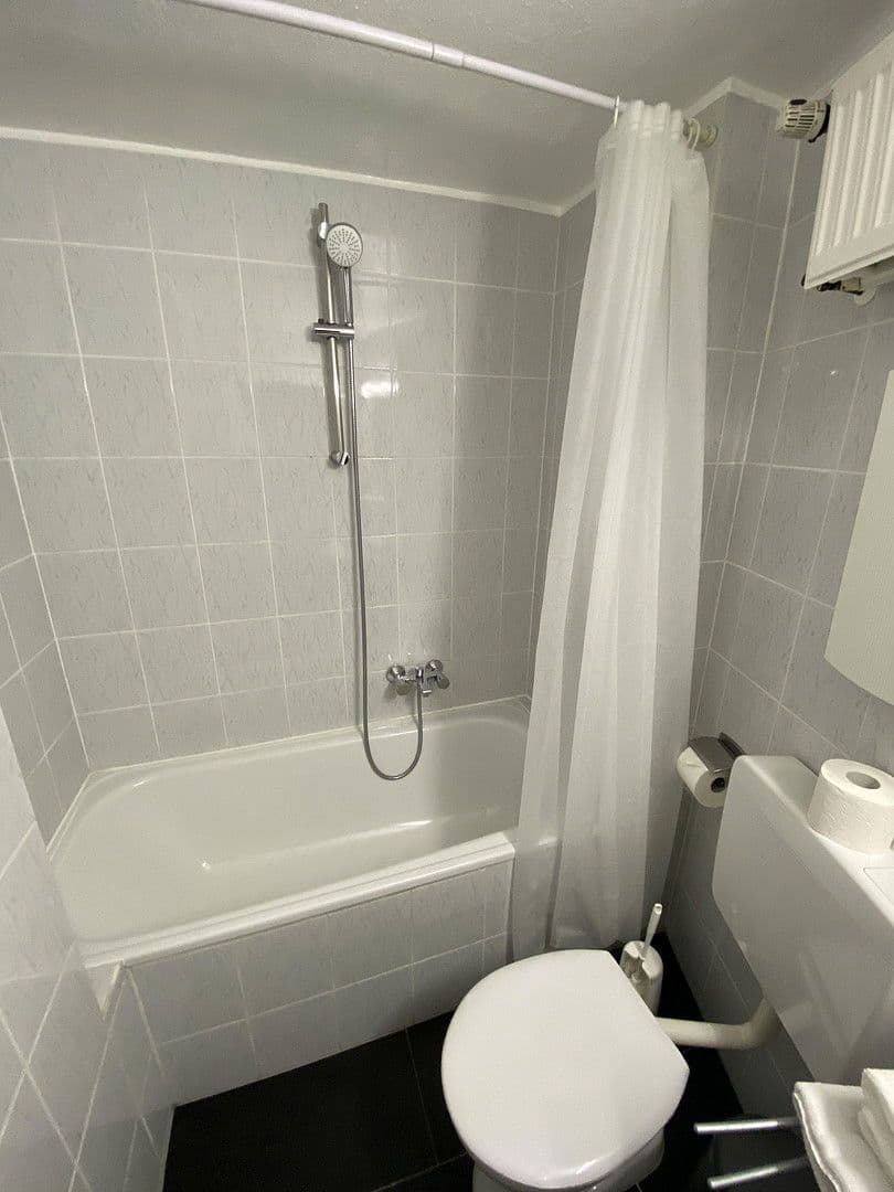 Pronájem bytu 1+1 27 m², Cantadorstr. 21, Düsseldorf, Severní Porýní-Vestfálsko Pronájem bytu 1+1 27 m², Cantadorstr. 21, Düsseldorf, Severní Porýní-Vestfálsko