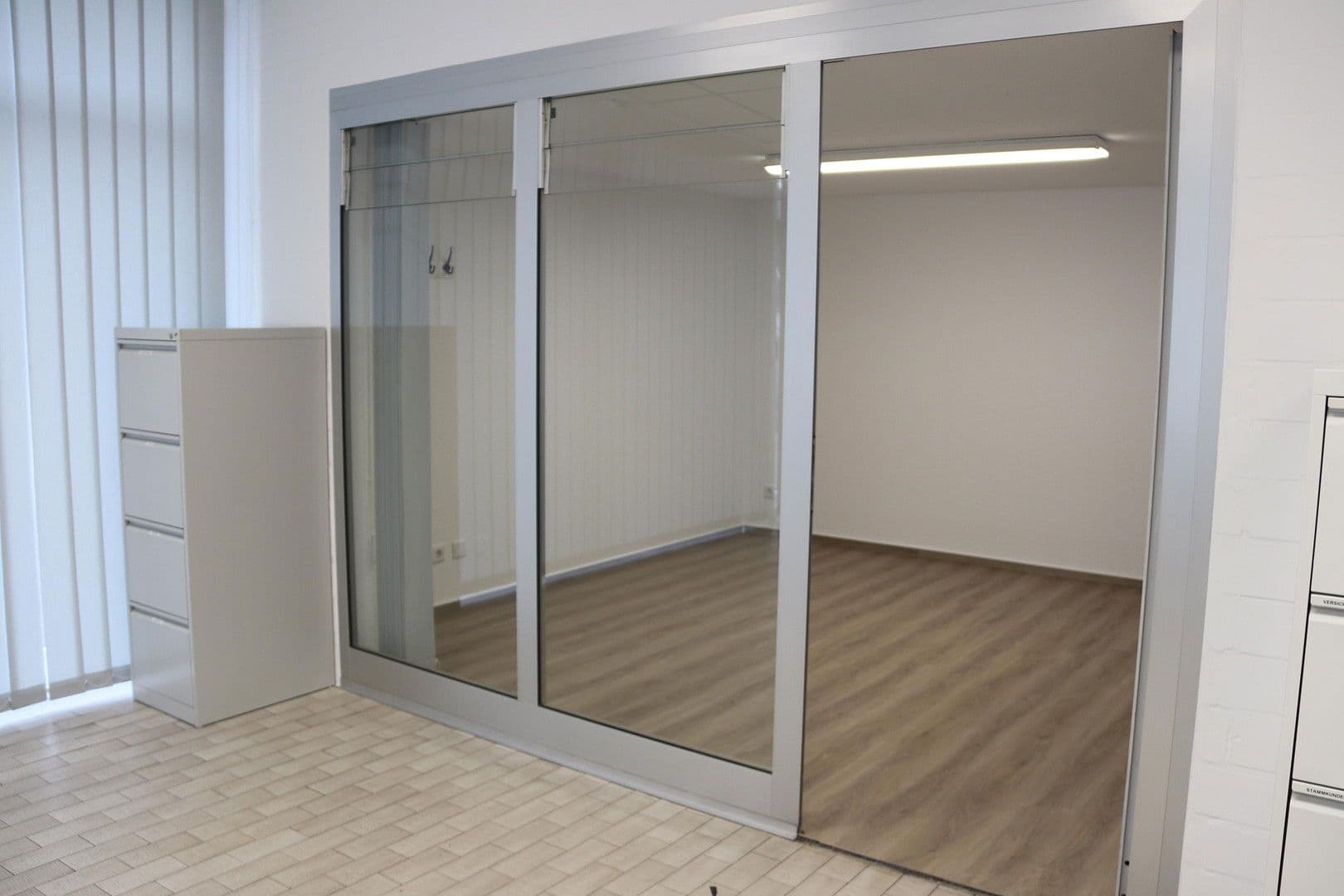 Pronájem nebytového prostoru 2.910 m², Eickelstraße 2, Arnsberg, Severní Porýní-Vestfálsko Pronájem nebytového prostoru 2.910 m², Eickelstraße 2, Arnsberg, Severní Porýní-Vestfálsko