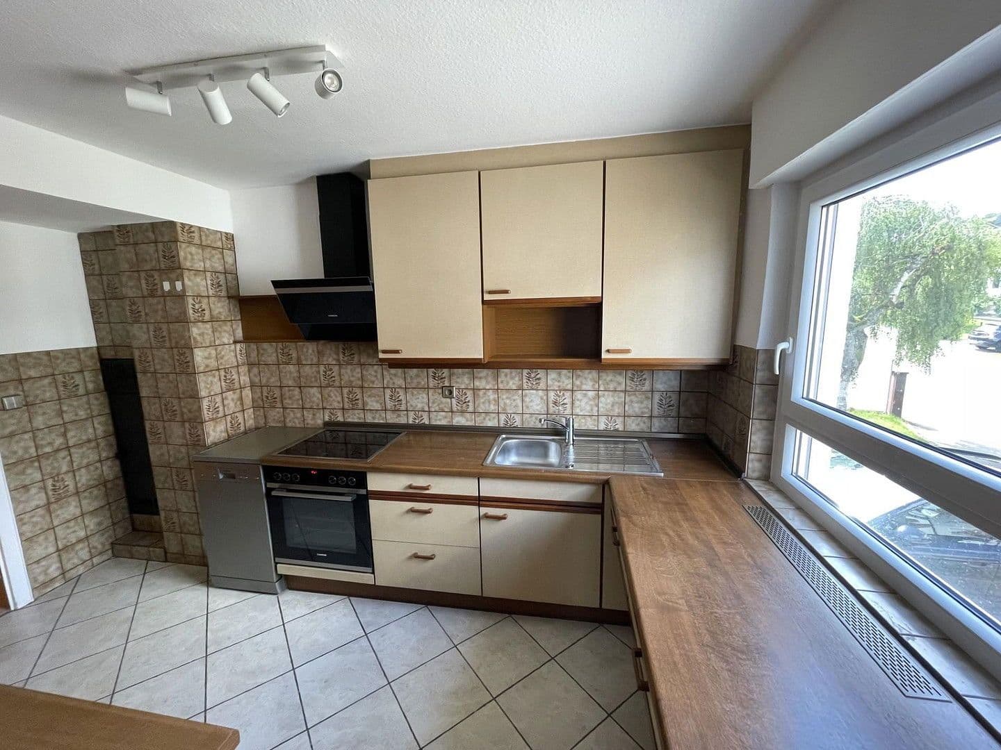 Pronájem bytu 4+1 88 m², Täfelbergweg 5, Althengstett, Bádensko-Württembersko Pronájem bytu 4+1 88 m², Täfelbergweg 5, Althengstett, Bádensko-Württembersko