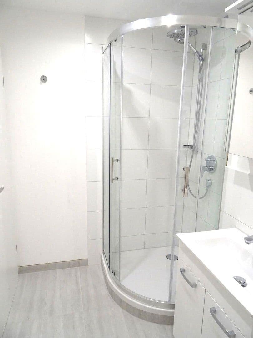 Pronájem bytu 3+1 56 m², Stuttgart, Bádensko-Württembersko Pronájem bytu 3+1 56 m², Stuttgart, Bádensko-Württembersko