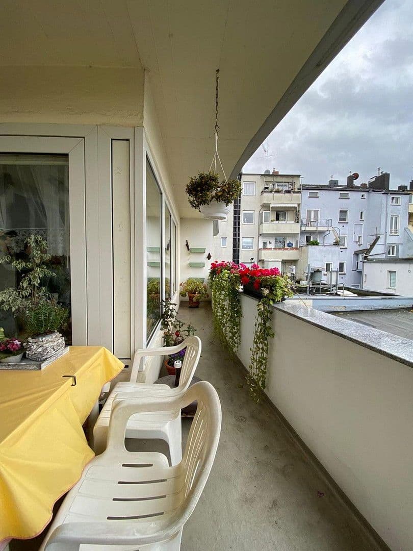 Prodej bytu 3+1 94 m², Rather Kirchplatz 1, Düsseldorf, Severní Porýní-Vestfálsko Prodej bytu 3+1 94 m², Rather Kirchplatz 1, Düsseldorf, Severní Porýní-Vestfálsko