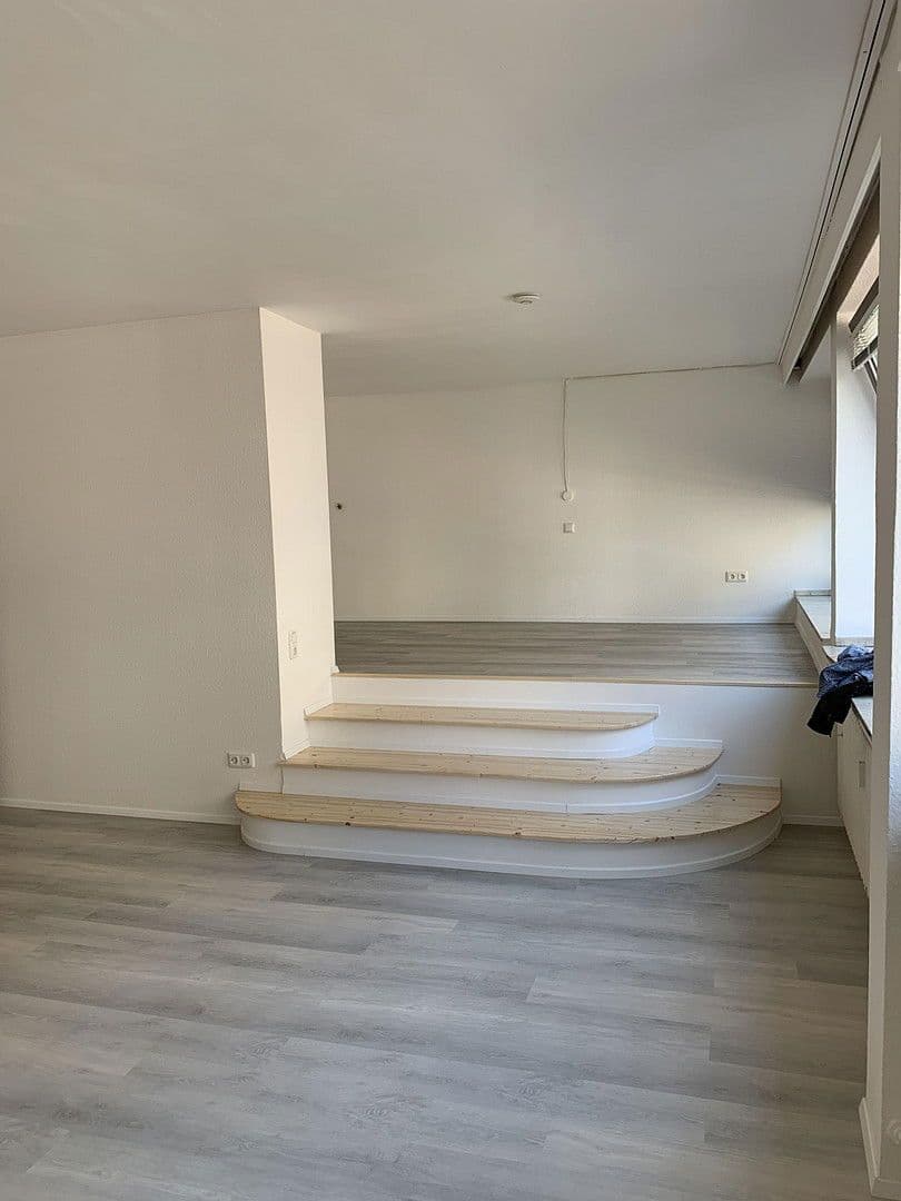 Pronájem bytu 1+kk 60 m², Schloßstraße 69, Düsseldorf, Severní Porýní-Vestfálsko Pronájem bytu 1+kk 60 m², Schloßstraße 69, Düsseldorf, Severní Porýní-Vestfálsko