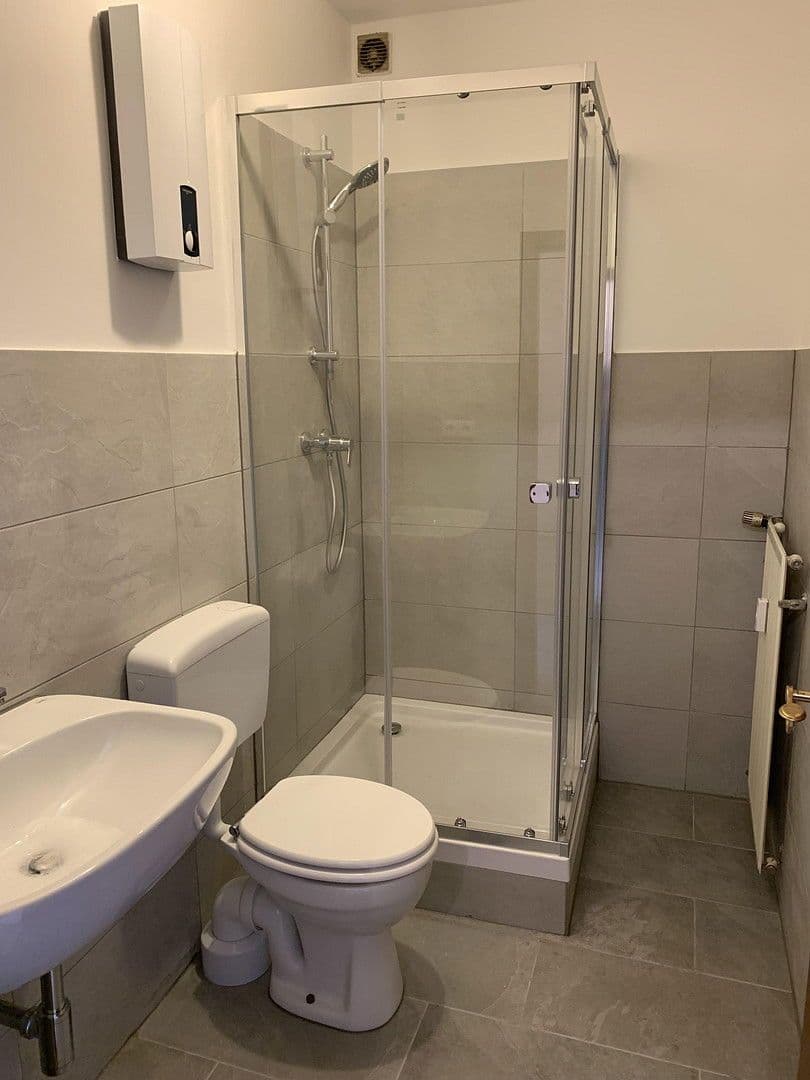 Pronájem bytu 1+kk 60 m², Schloßstraße 69, Düsseldorf, Severní Porýní-Vestfálsko Pronájem bytu 1+kk 60 m², Schloßstraße 69, Düsseldorf, Severní Porýní-Vestfálsko